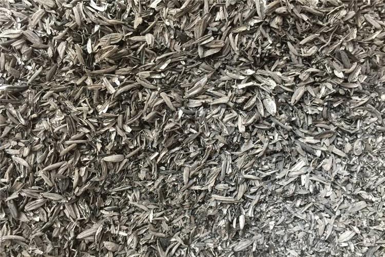 使用碳化稻殼覆蓋鋼水或鐵水的表面，能減少鋼水或鐵水的輻射、對流、傳導(dǎo)的熱損失