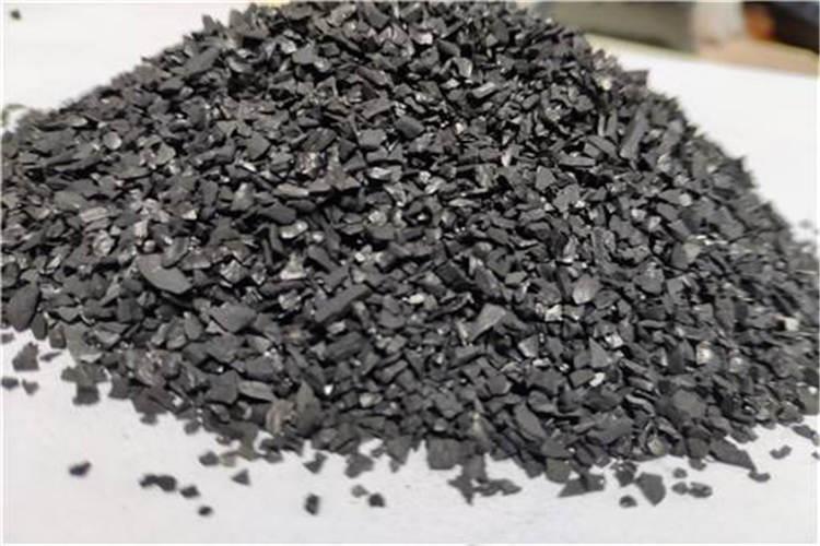 碳化稻殼排水性佳，可增加植物根部氧氣供應，防止因土壤物理結構性不好，而產(chǎn)生植物根系窒息