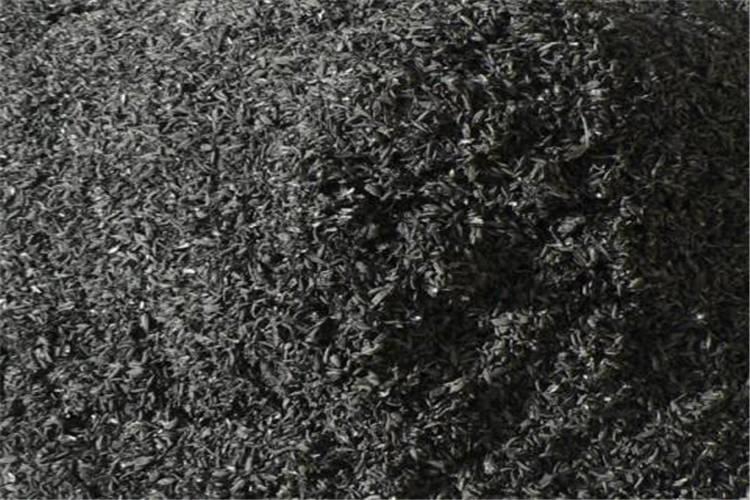 稻殼灰有一個(gè)非常打的特性就是吸潮，可以把空氣中過多的濕氣給吸附走，吸潮降濕的同時(shí)就會(huì)減